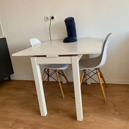 Equipe A 6 Minutes De La Gare St Charles * Marseille