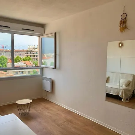 Apartment Equipe A 6 Minutes De La Gare St Charles Marseille
